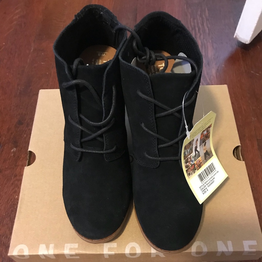 Brand new black suede Lunata lace up botie